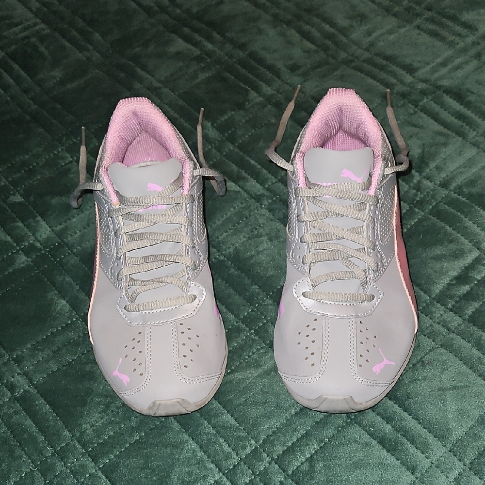 Puma Women's Sneakers in Gray and Pink